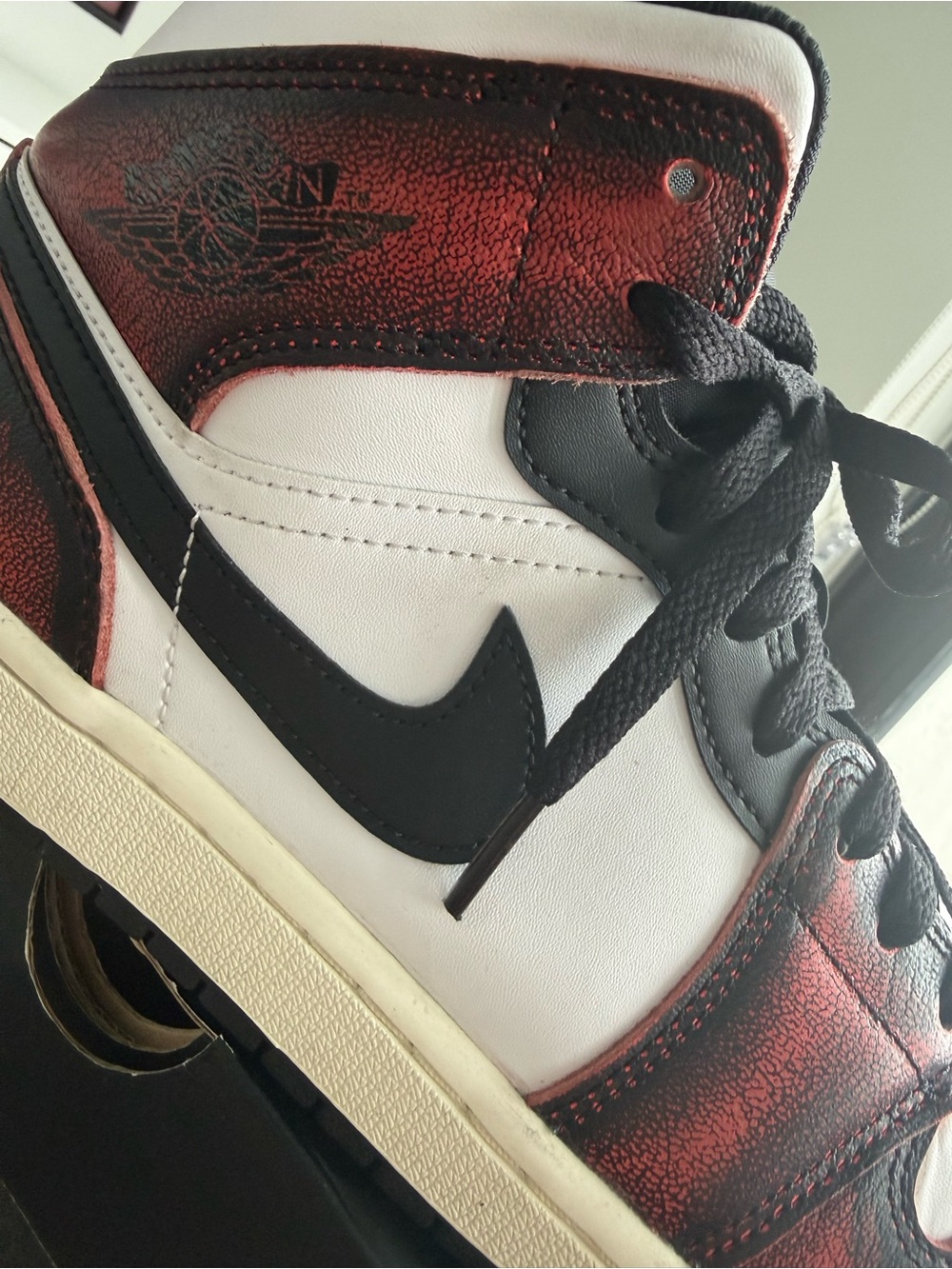 Air Jordan 1 Mid Wear-Away